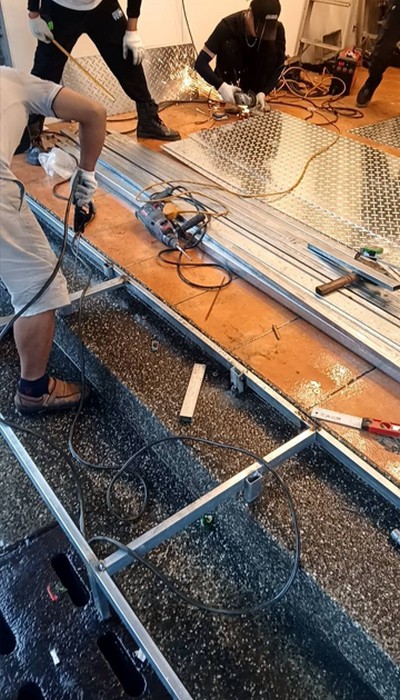 彰化瑞穗鄉地面水平平台架設, 彰化瑞穗鄉門口地面平台施作, 彰化瑞穗鄉地板墊高平台, 彰化瑞穗鄉花紋鋼板, 彰化瑞穗鄉鐵工, 彰化瑞穗鄉鐵件製作