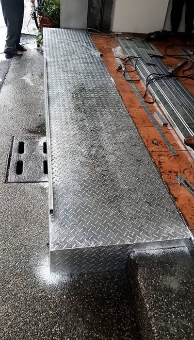 彰化地面水平平台架設, 彰化門口地面平台施作, 彰化地板墊高平台, 彰化花紋鋼板, 彰化鐵工, 彰化鐵件製作