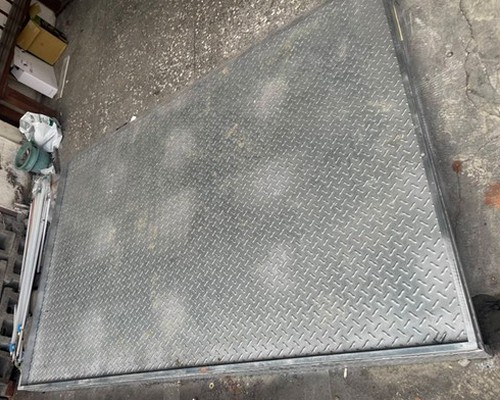 彰化鐵工, 彰化地面水平平台架設, 彰化門口地面平台施作, 彰化地板墊高平台, 彰化花紋鋼板, 彰化鐵工, 彰化鐵件製作, 彰化白鐵花板平台