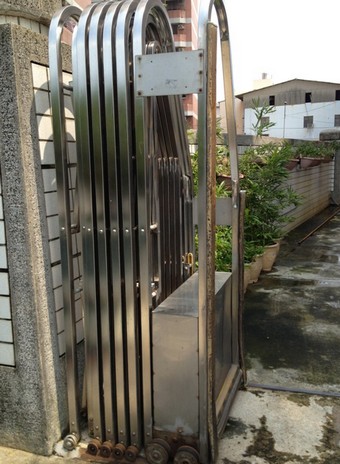 彰化鐵工師傅, 彰化不銹鋼門安裝, 彰化白鐵防盜門, 彰化頂樓白鐵門, 彰化不銹鋼圍欄, 彰化不鏽鋼圍欄