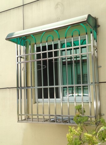 彰化鐵工師傅, 彰化不銹鋼門安裝, 彰化白鐵防盜門, 彰化頂樓白鐵門, 彰化不銹鋼圍欄, 彰化不鏽鋼圍欄